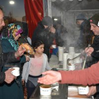 Depremzedelerin yaraları sarılıyor 