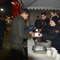 Depremzedelerin yaraları sarılıyor 