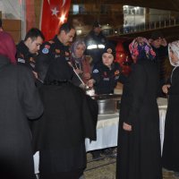 Depremzedelerin yaraları sarılıyor 