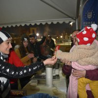 Depremzedelerin yaraları sarılıyor 