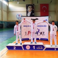 Okçulardan tam isabet 