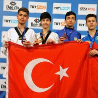 Büyükşehirli gençlerden iki madalya 