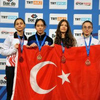 Büyükşehirli gençlerden iki madalya 