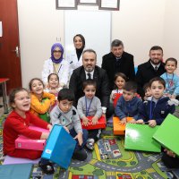 Ana kucağında eğitim başladı  