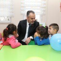 Ana kucağında eğitim başladı  