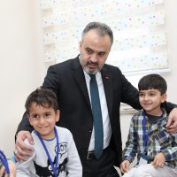 Ana kucağında eğitim başladı  