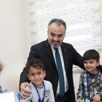 Ana kucağında eğitim başladı  