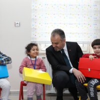 Ana kucağında eğitim başladı  