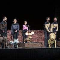 Tiyatroda çocuklara özel kukla oyunu 