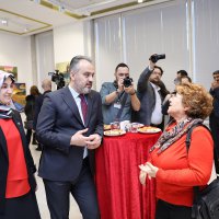 ‘Renk ve Ahenk’ sergisine renkli açılış  