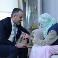 Başkan, asırlık çınarın hayır duasını aldı  