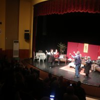 En huzurlu tiyatro oyunu 