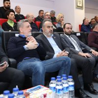 Tribünde özel buluşma 