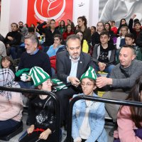 Tribünde özel buluşma 