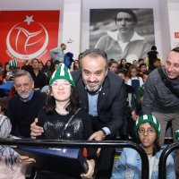 Tribünde özel buluşma 