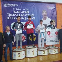 Karatecilerden 9 madalya 
