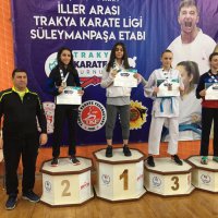 Karatecilerden 9 madalya 