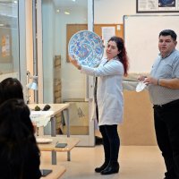 Yabancı misafirlere çini atölyesi 