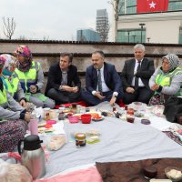 Büyükşehir’de gün, kadınların  