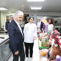 Kadınlar gününde pastalar Başkan Aktaş’tan  