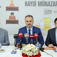 Liseliler münakaşa değil münazara ediyor  