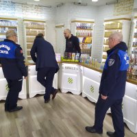 Zabıta corona fırsatçılarına göz açtırmıyor 