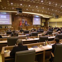 Başarılı personeller mecliste taltif edildi 