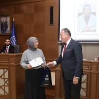 Başarılı personeller mecliste taltif edildi 