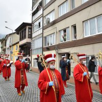 ‘Korona’ gölgesinde fetih yürüyüşü  