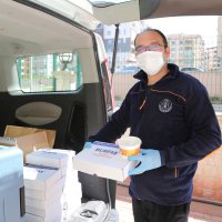 Her gün 2500 kişiye 2 öğün sıcak yemek  