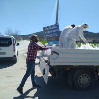 Karantinadaki mahalleye Büyükşehir desteği 