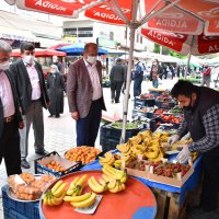 Karantinaya alınan mahallenin pazar alışverişi Büyükşehir’den 