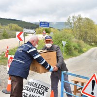 Karantinaya alınan mahallenin pazar alışverişi Büyükşehir’den 