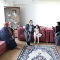 Yasaklı bayramın en anlamlı ziyareti  