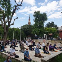 Cuma hasreti parkları doldurdu  