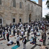 Cuma hasreti parkları doldurdu  