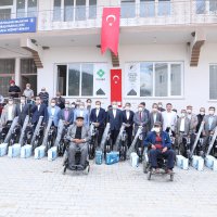Büyükşehir afet mağduru köylünün yanında 