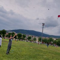 Baba-çocuk uçurtma keyfi 