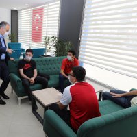 Üniversite adaylarına Başkan morali  