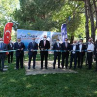 İznik sahili nakış gibi işlendi 
