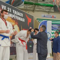 Başkan Aktaş’tan Türkiye şampiyonlarına madalya 
