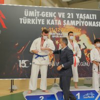 Başkan Aktaş’tan Türkiye şampiyonlarına madalya 