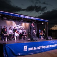 Bir TIR dolusu tiyatro 