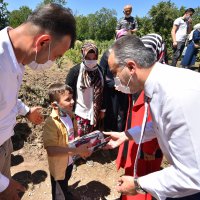 Büyükşehir destekliyor, çiftçi kazanıyor  