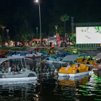 Su üstünde sinema keyfi 