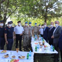 Otobüs terminalinde yolculara bayram sürprizi 