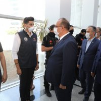 Otobüs terminalinde yolculara bayram sürprizi 