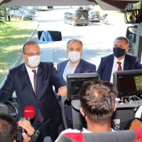 Otobüs terminalinde yolculara bayram sürprizi 