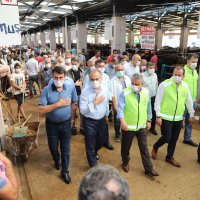Başkan Aktaş’dan modern Kurban Pazarı’na ziyaret 