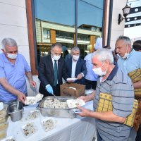 Başkan Aktaş, vatandaşlarla bayramlaştı 